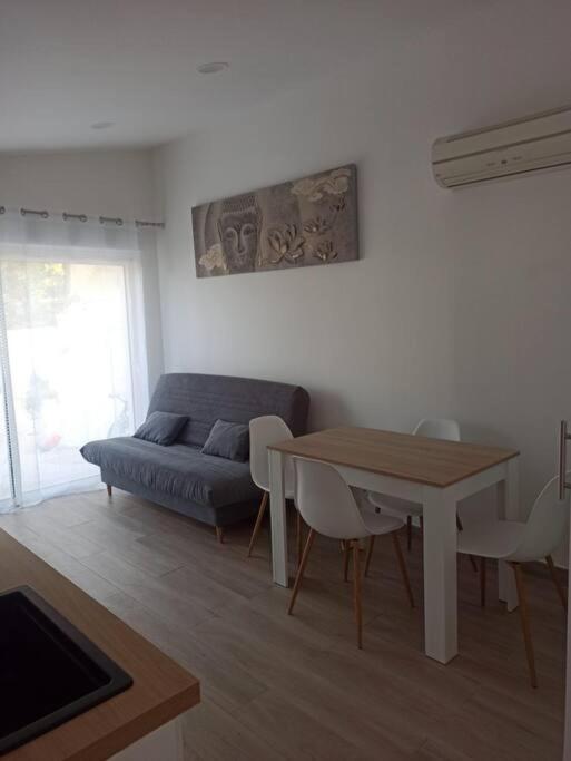 Maison, Rue Calme Dans Village Saint-Mitre-les-Remparts Eksteriør bilde
